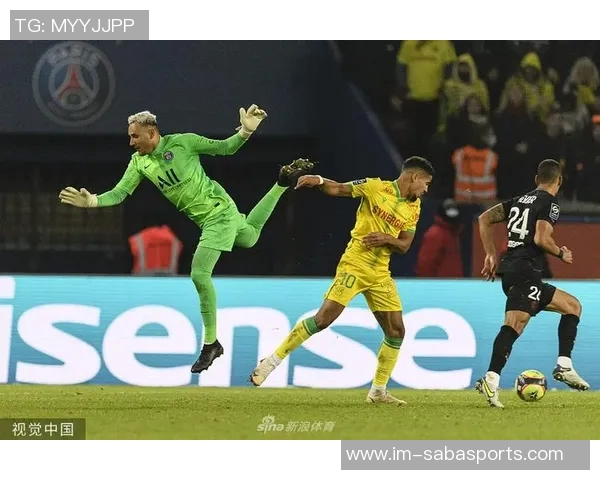 穆阿尼遭马奎尔撞击下巴受伤无需手术预计缺阵六到八周 穆阿尼遭马奎尔撞击下巴受伤无需手术预计缺阵六到八周